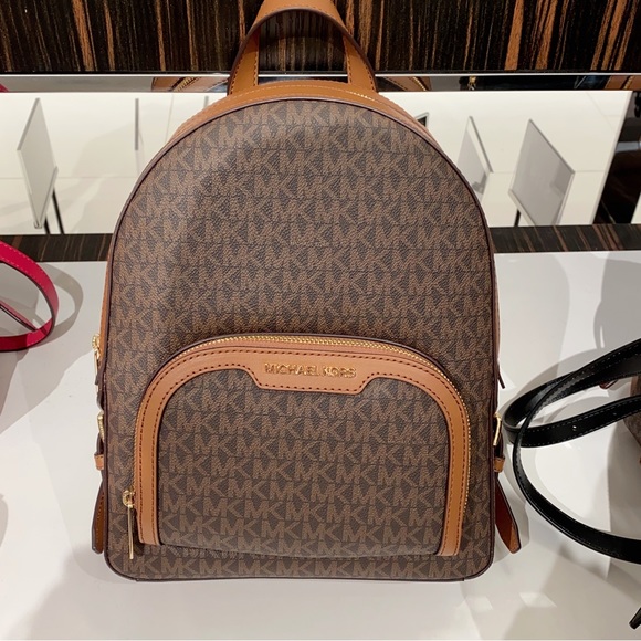 Michael Kors Jaycee Medium Backpack in brown signature - Picture 1 of 5